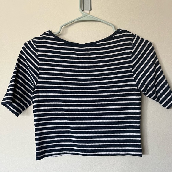 H&M stripped crop top with sleeves - Picture 3 of 3